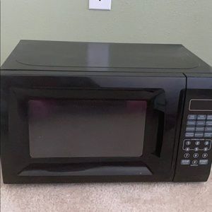 Slightly new microwave. Perfect for homes & office